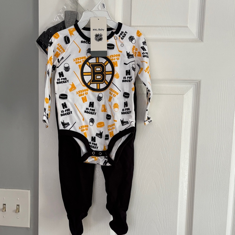 NHL Boston Bruins Black and White Baby Footie & Hat